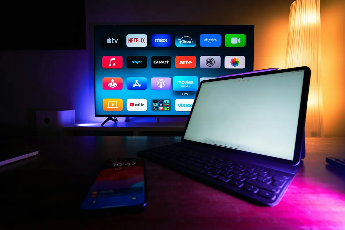 L'Apple TV 4K, pur essendo nota per il suo design elegante e la stretta integrazione con l'ecosistema Apple, al