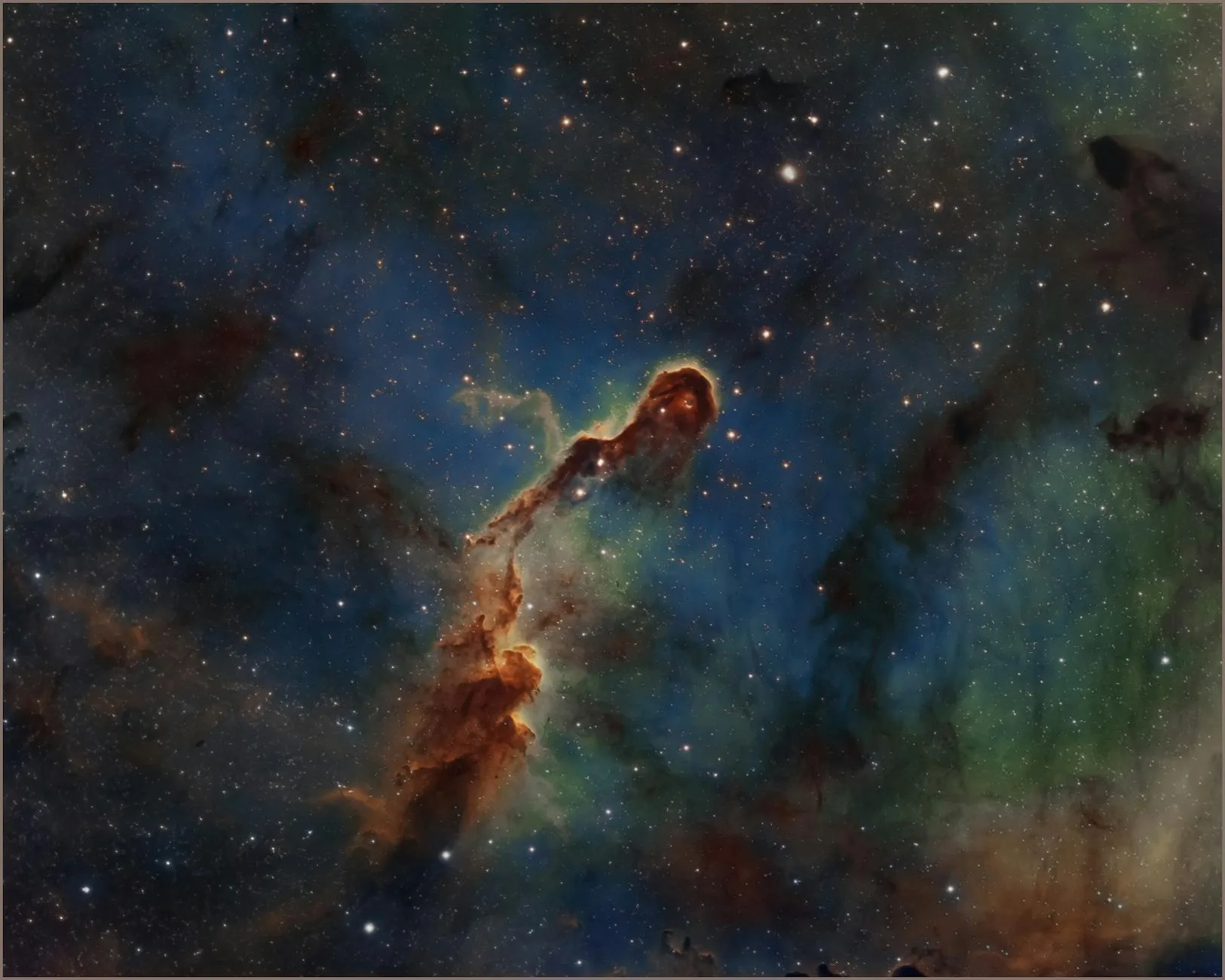 Prima immagine diretta dell'anello luminoso del buco nero M87*.