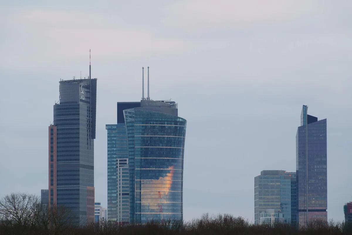 Varsovie, capitale de la Pologne, reconstruite et modernisée.