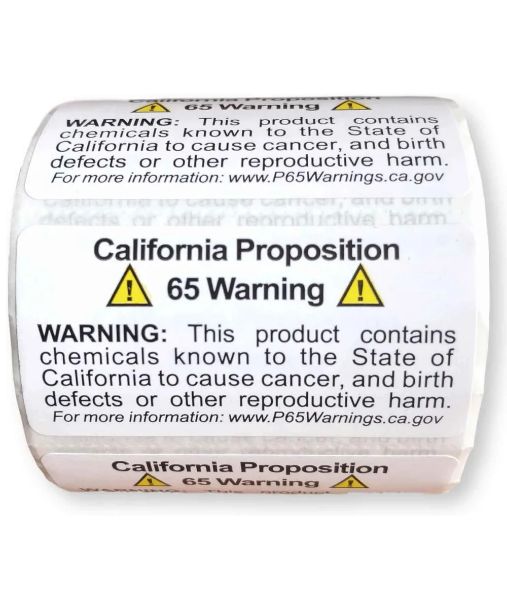 Une vue courante en Californie, les étiquettes d'avertissement de la Proposition 65 alertent les consommateurs sur les expositions potentielles aux produits chimiques...