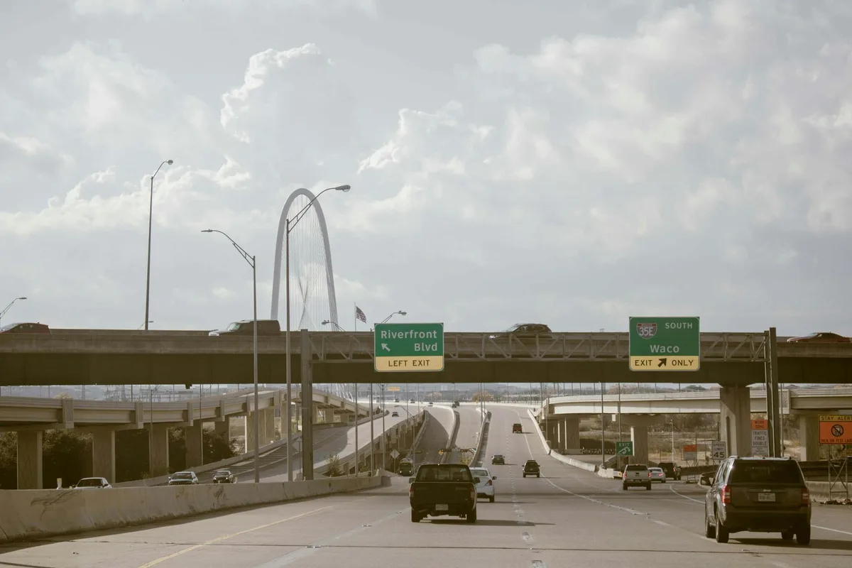 La Interestatal 35, una importante autopista de norte a sur que atraviesa el centro de Estados Unidos, es una arteria de transporte crítica