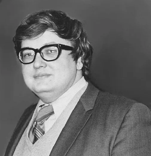 Roger Ebert fut le premier critique de cinéma à remporter le prix Pulitzer de la critique en 1975, consolidant son