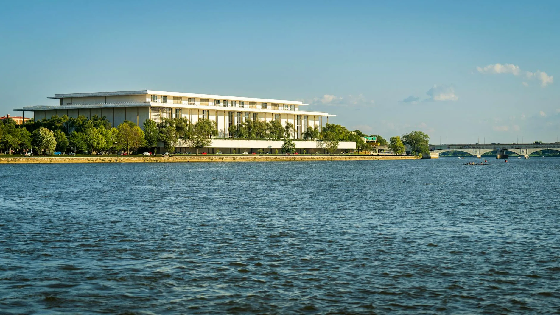 Il Pew Research Center è un think tank americano apartitico con sede a Washington, D.C., che informa