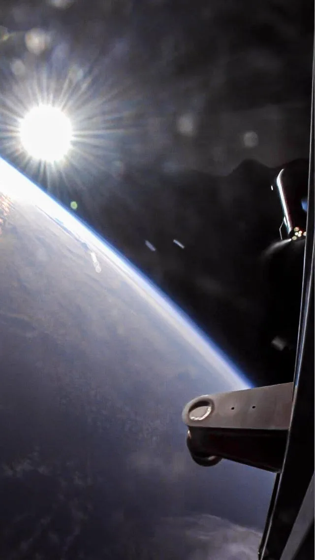 L'hot-staging è una manovra critica in cui lo stadio superiore di Starship accende i suoi motori prima di separarsi completamente dal booster Super Heavy